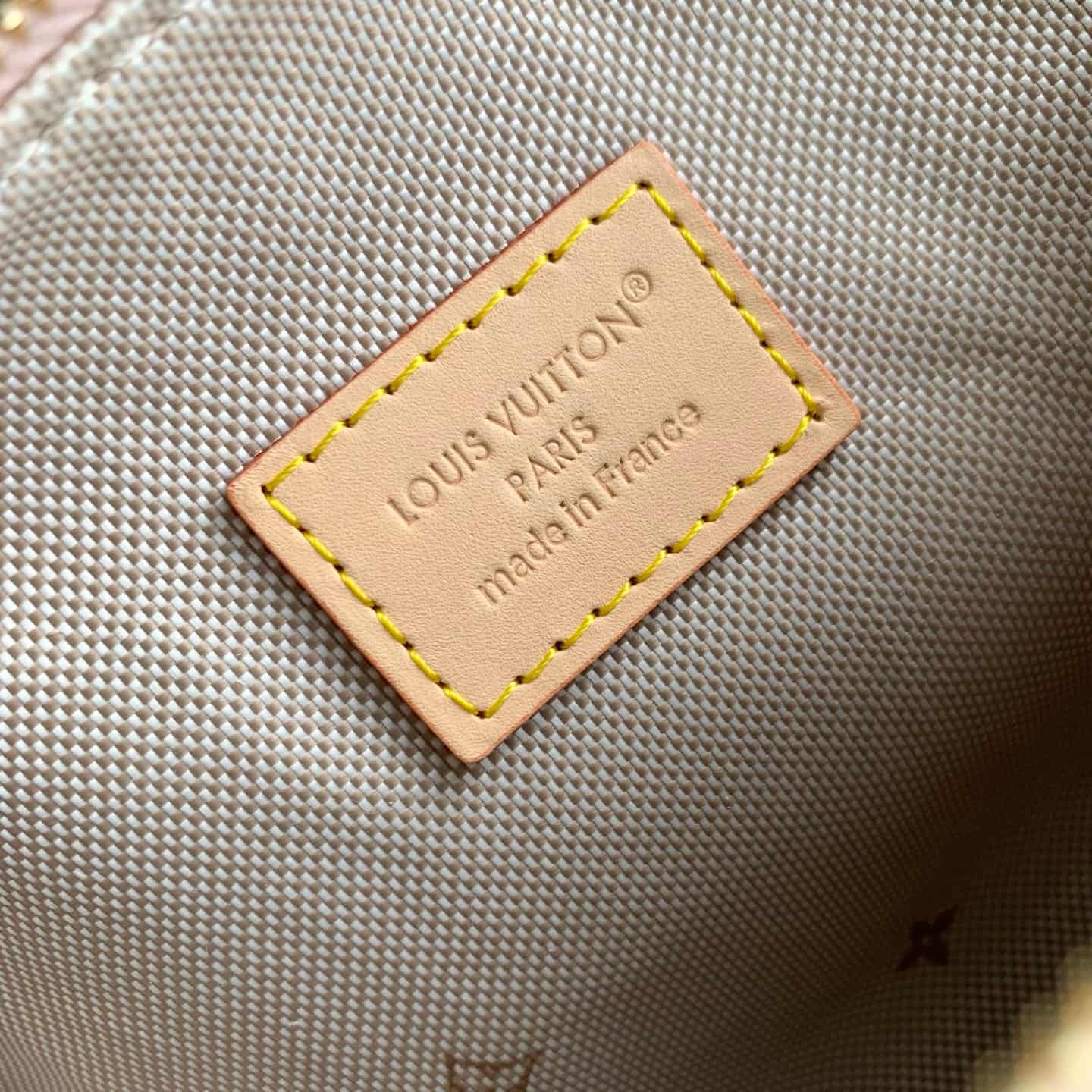 Louis Vuitton Pochette Papillon Monogram Emblème Rose Ruban M29881 High