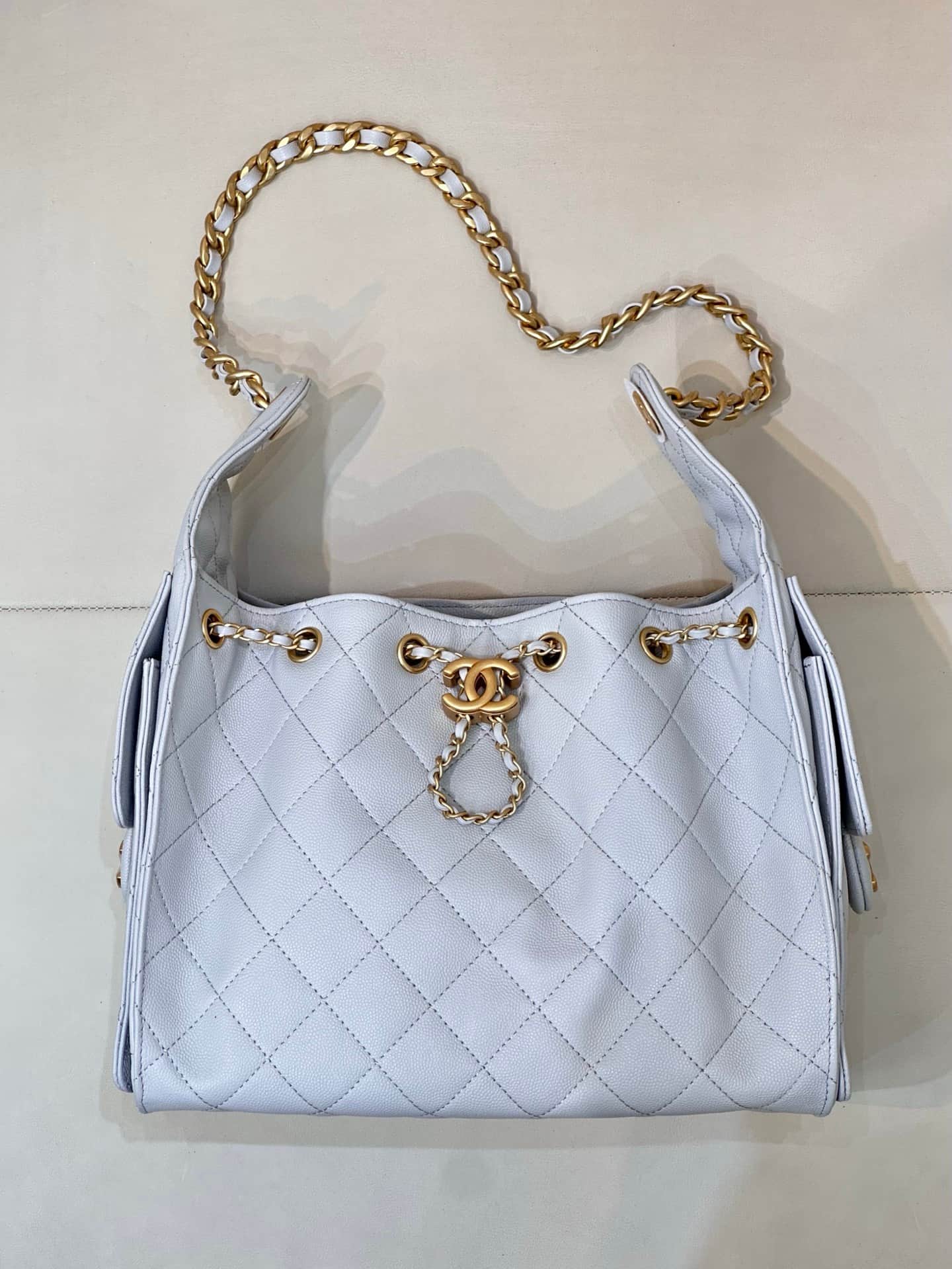 Chanel 25 Small Hobo handbag AS5293 Grained Calfskin & Gold-tone Metal Light Grey TOP