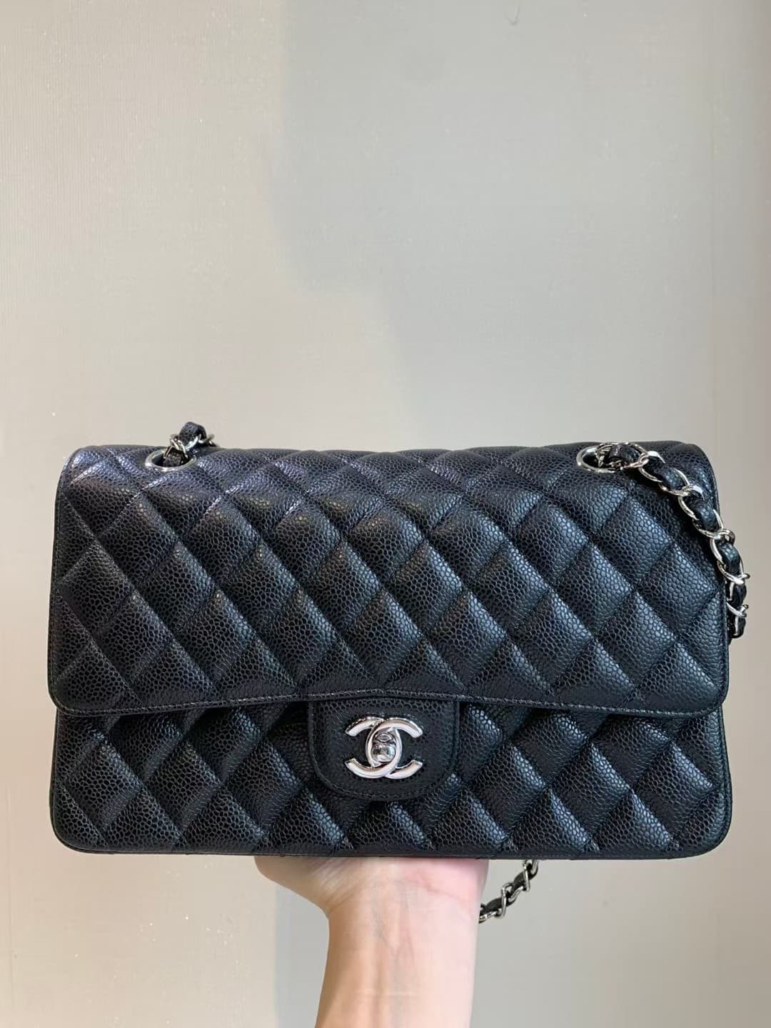 Chanel Medium CLASSIC HANDBAG Grained Calfskin Black Silver Metal TOP