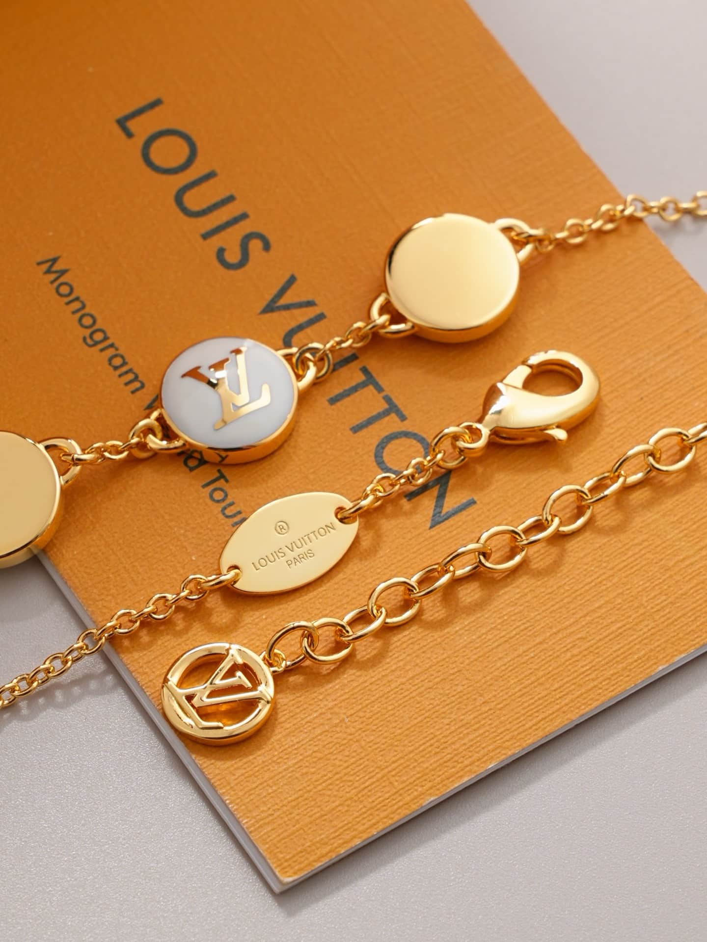 Louis Vuitton Pearly Confetti Necklace High