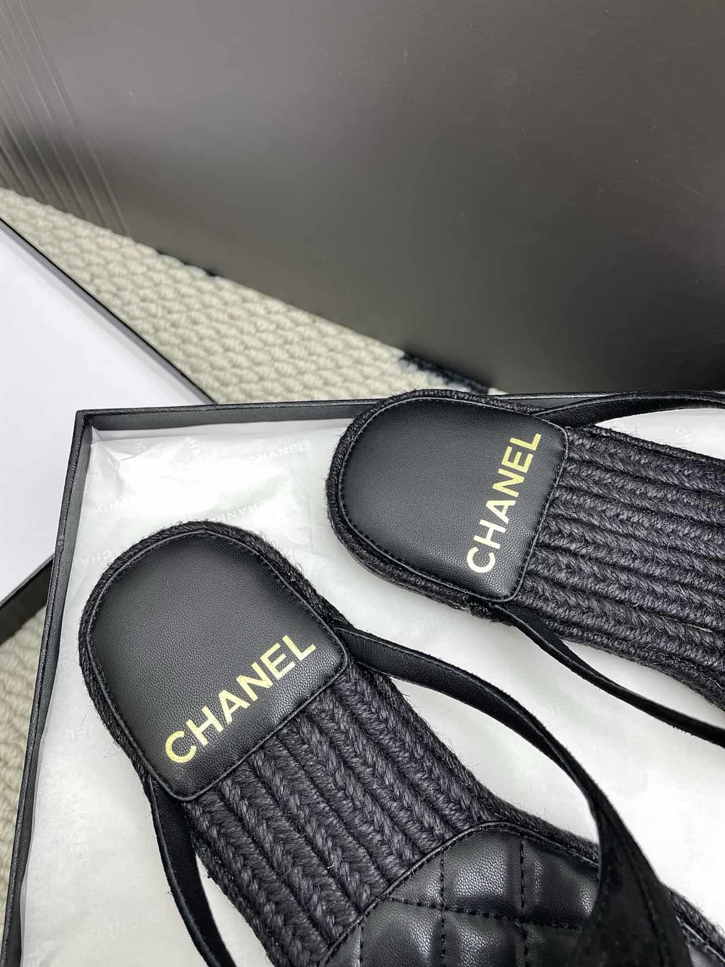 Chanel Pool Thong mules Women
