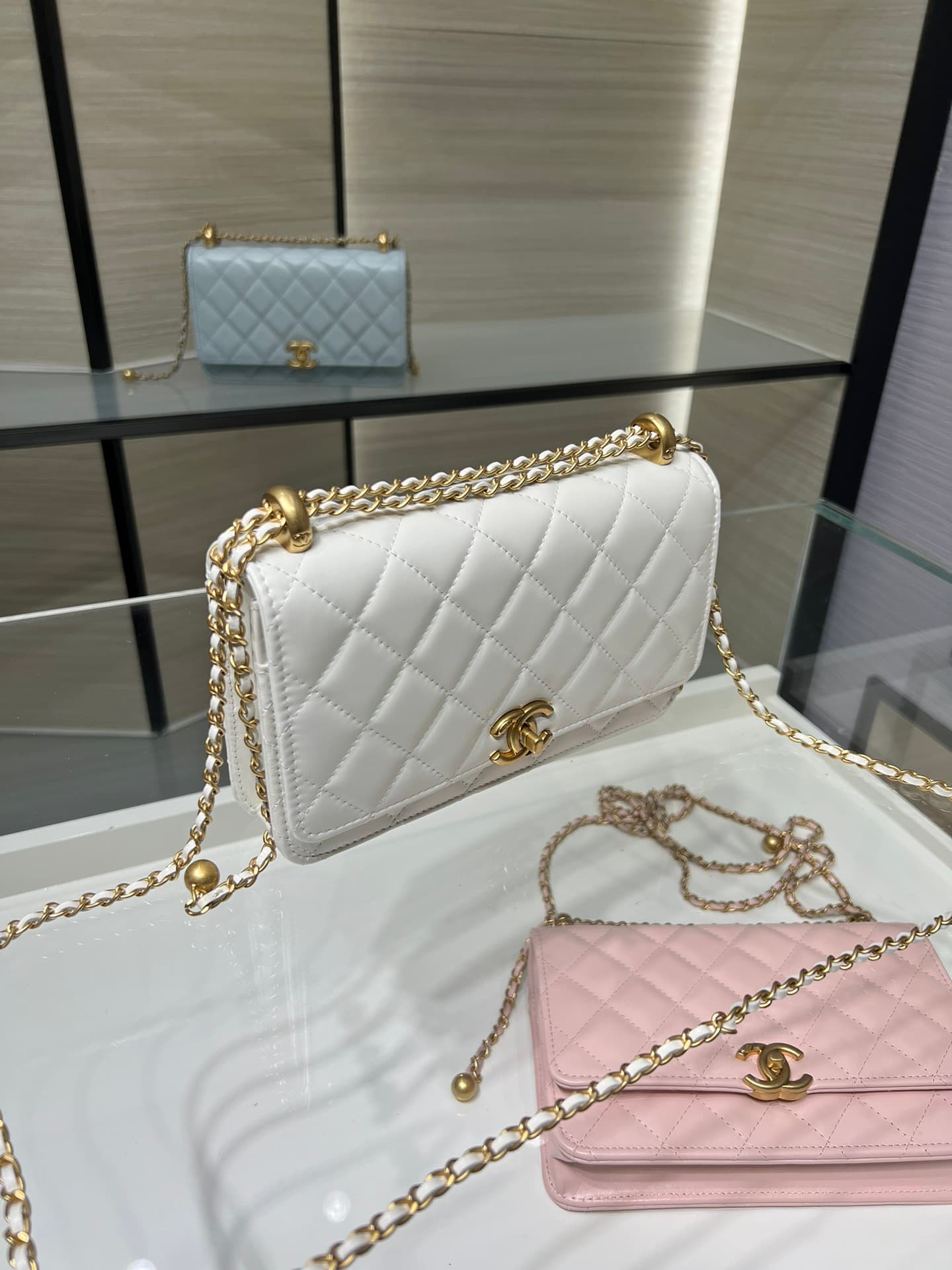 Chanel Wallet on Chain Shiny Calfskin & Gold-Tone Metal White AP2289 High