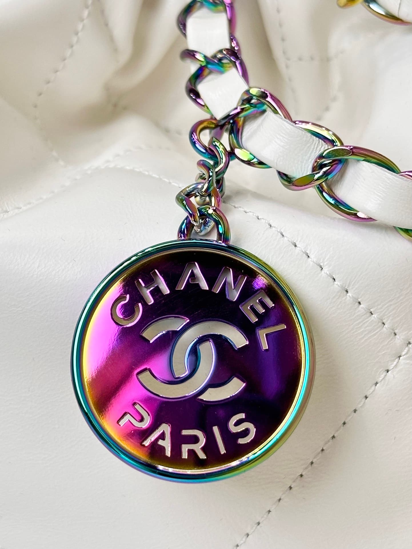Chanel 22 Small handbag Shiny calfskin & rainbow metal AS3260 White TOP