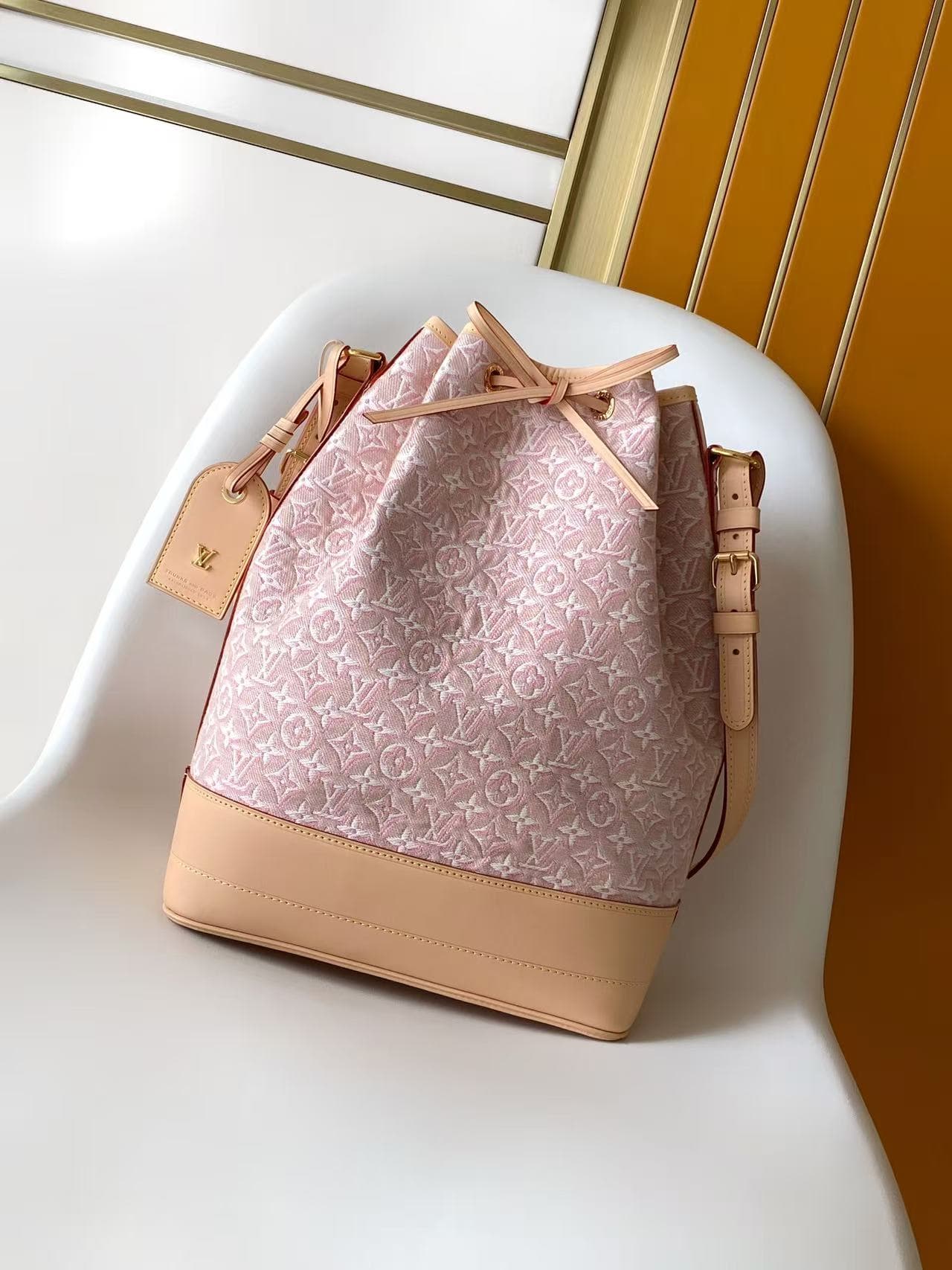 Louis Vuitton Noé Monogram Emblème Rose Ruban M28714 High