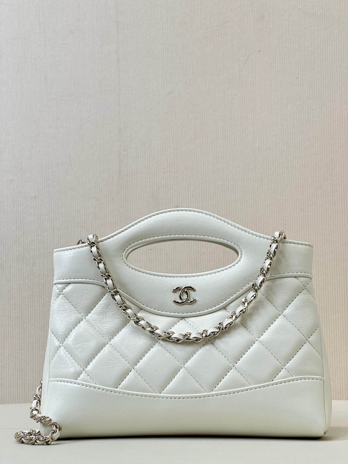 Chanel Clutch with chain Lambskin & Gold-Tone Metal AP3656 White TOP