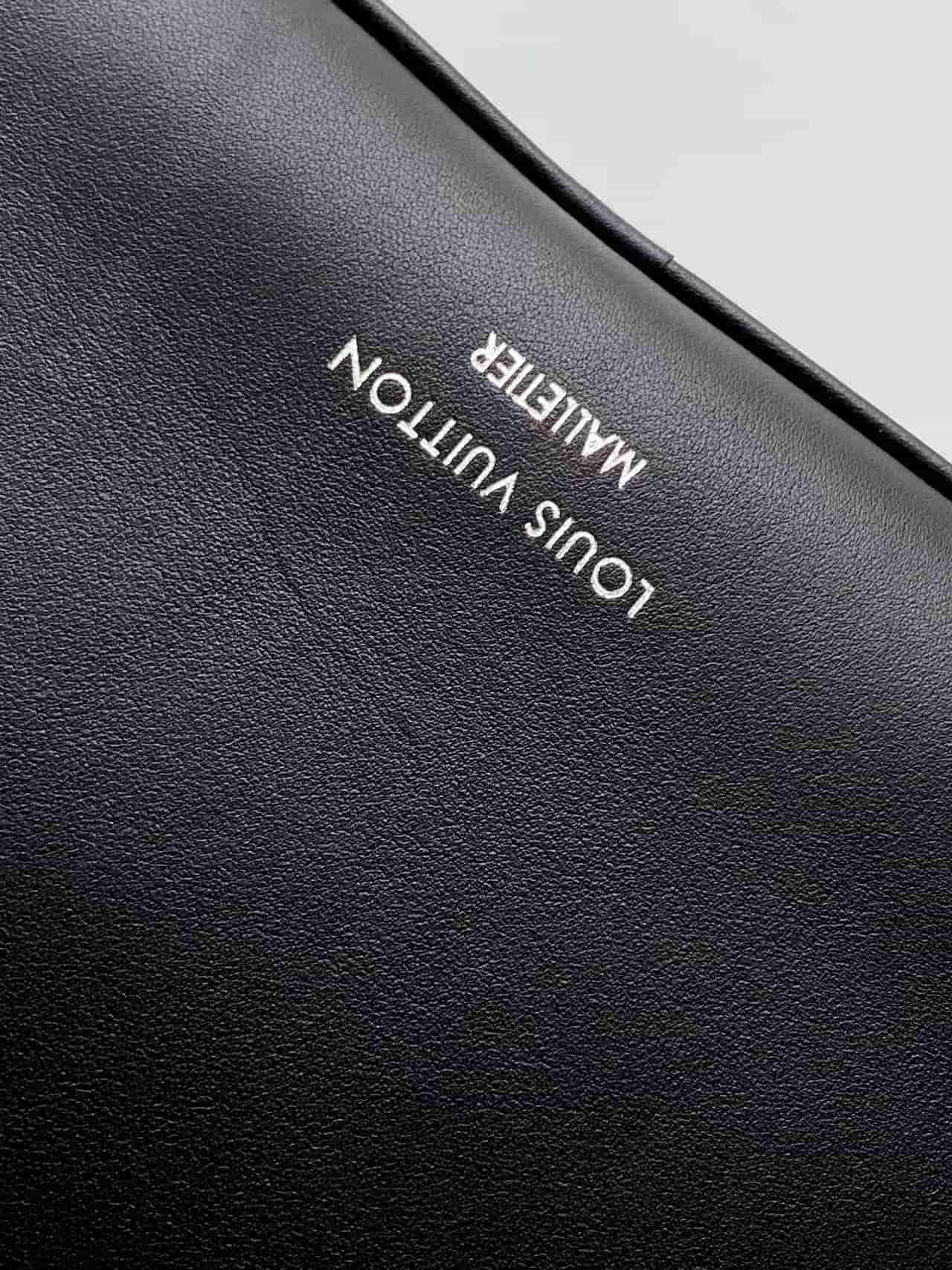 Louis Vuitton Nil XL Messenger Bag Calf leather M27999 High