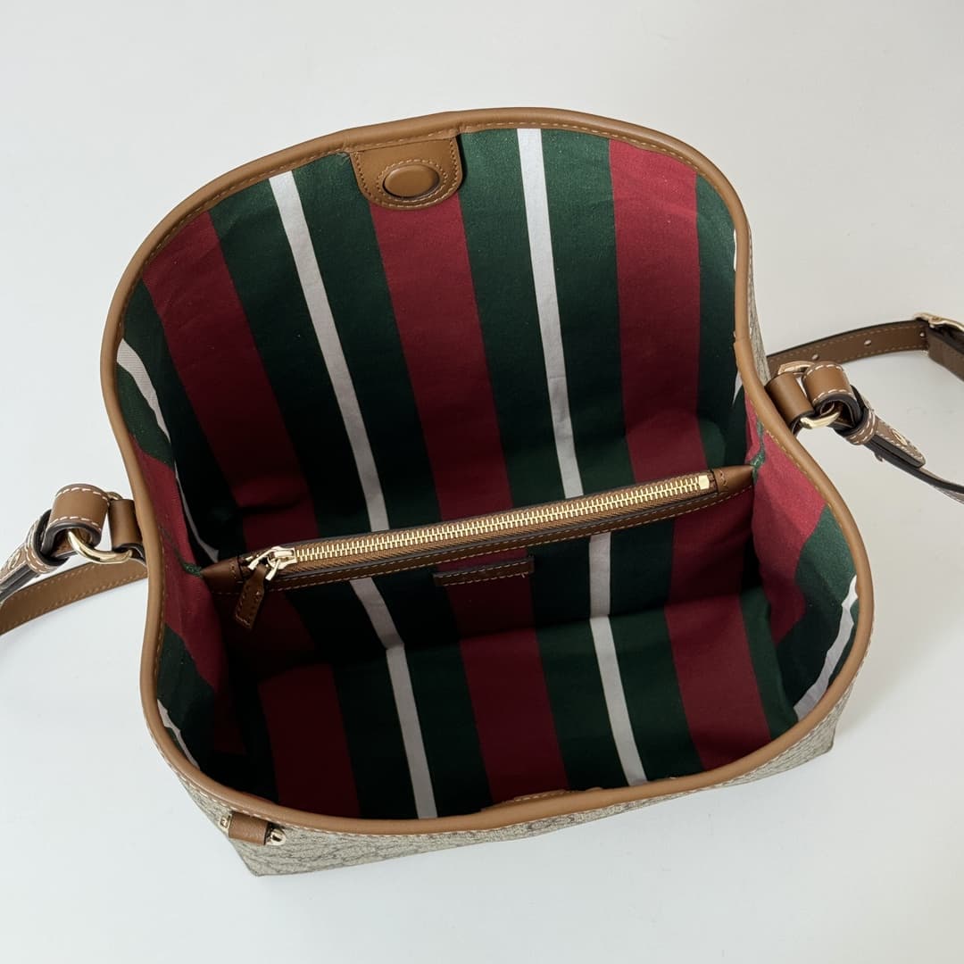 Gucci GG Emblem medium bucket bag 815103 High