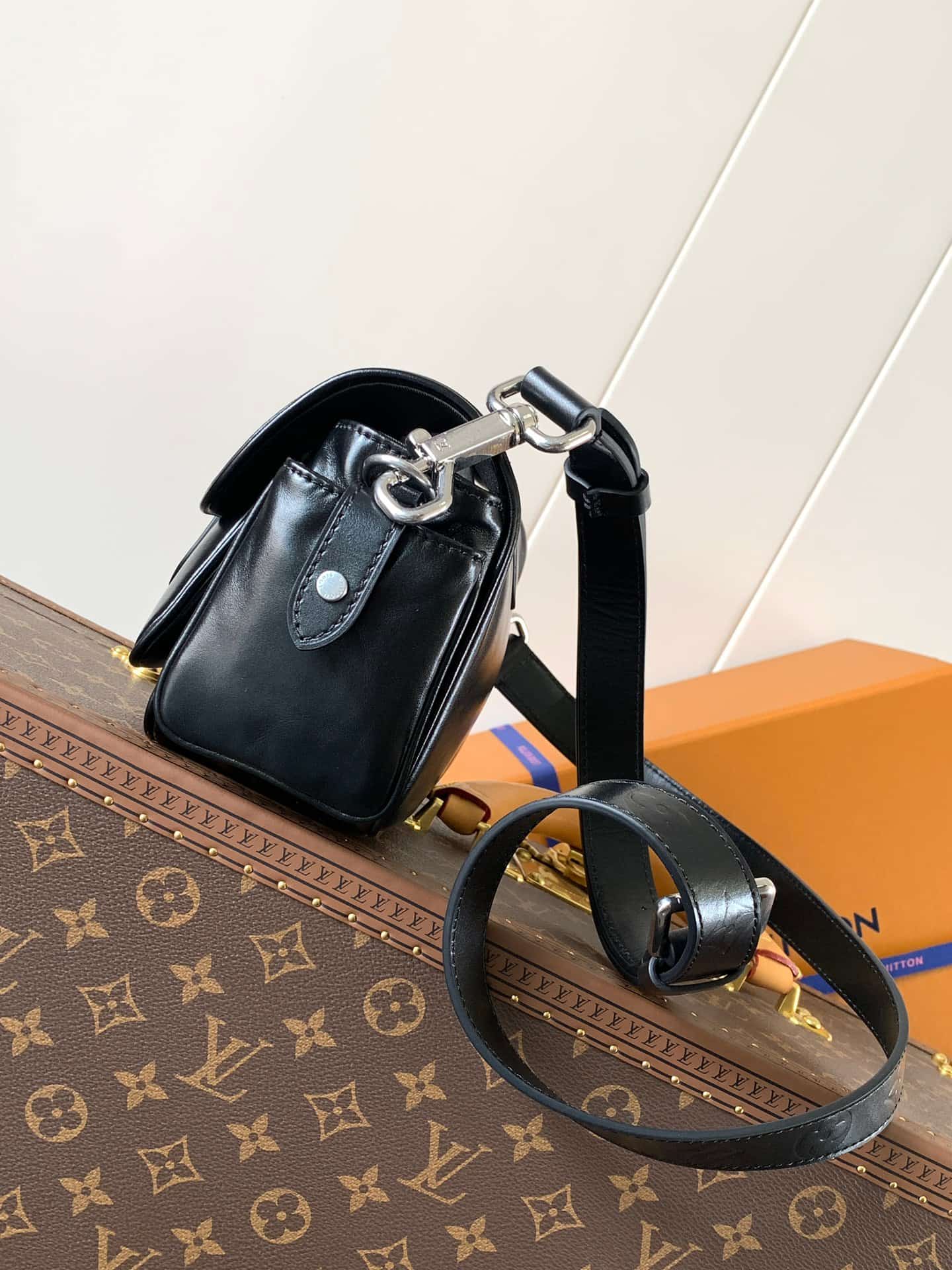 Louis Vuitton Cargo Wearable Wallet Black Calf leather M13989 High