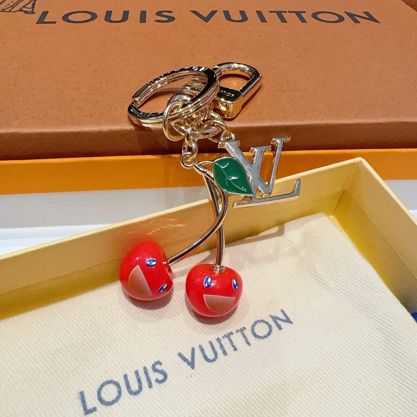 LV x Murakami Cerise Bag Charm M02476