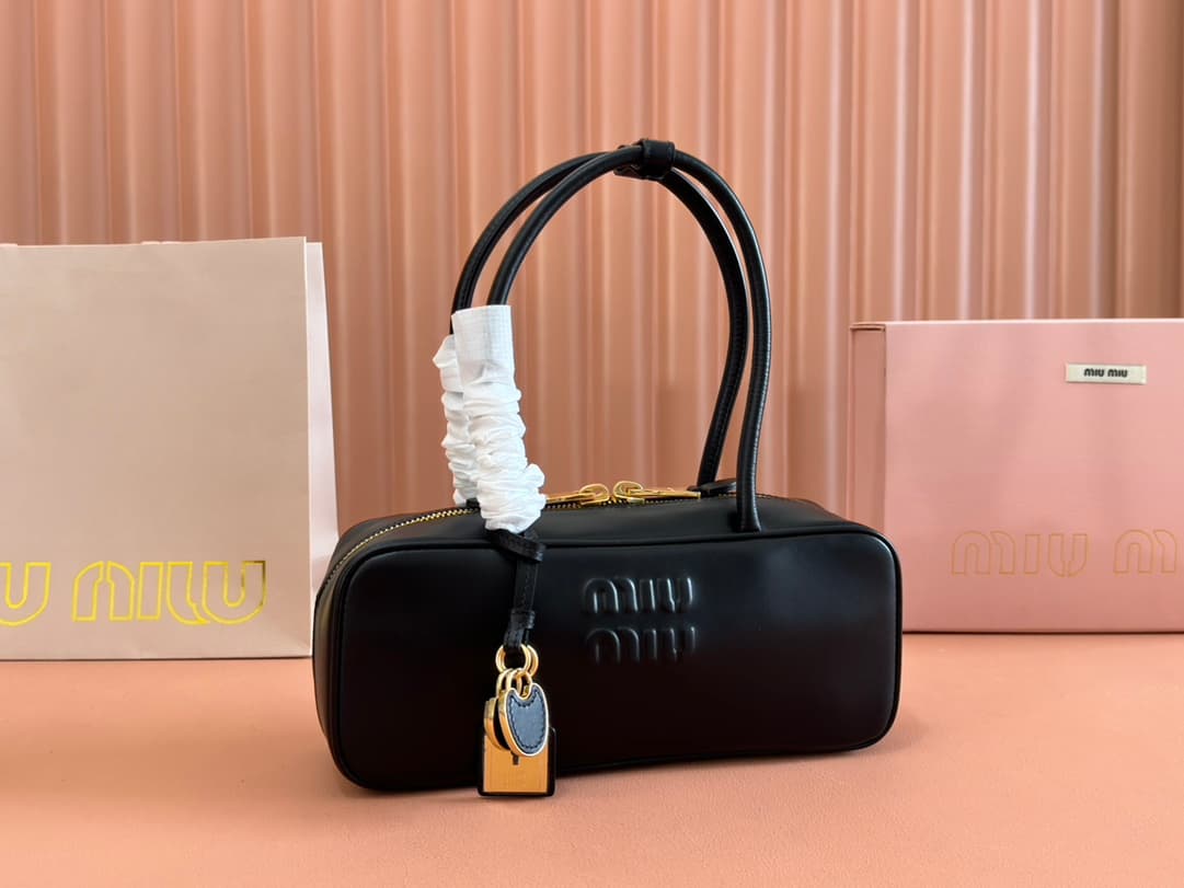 复制Miu Miu Miu Miu Beau Calfskin leather bag 5BB173 TOP Calfskin leather bag 5BB173 TOP