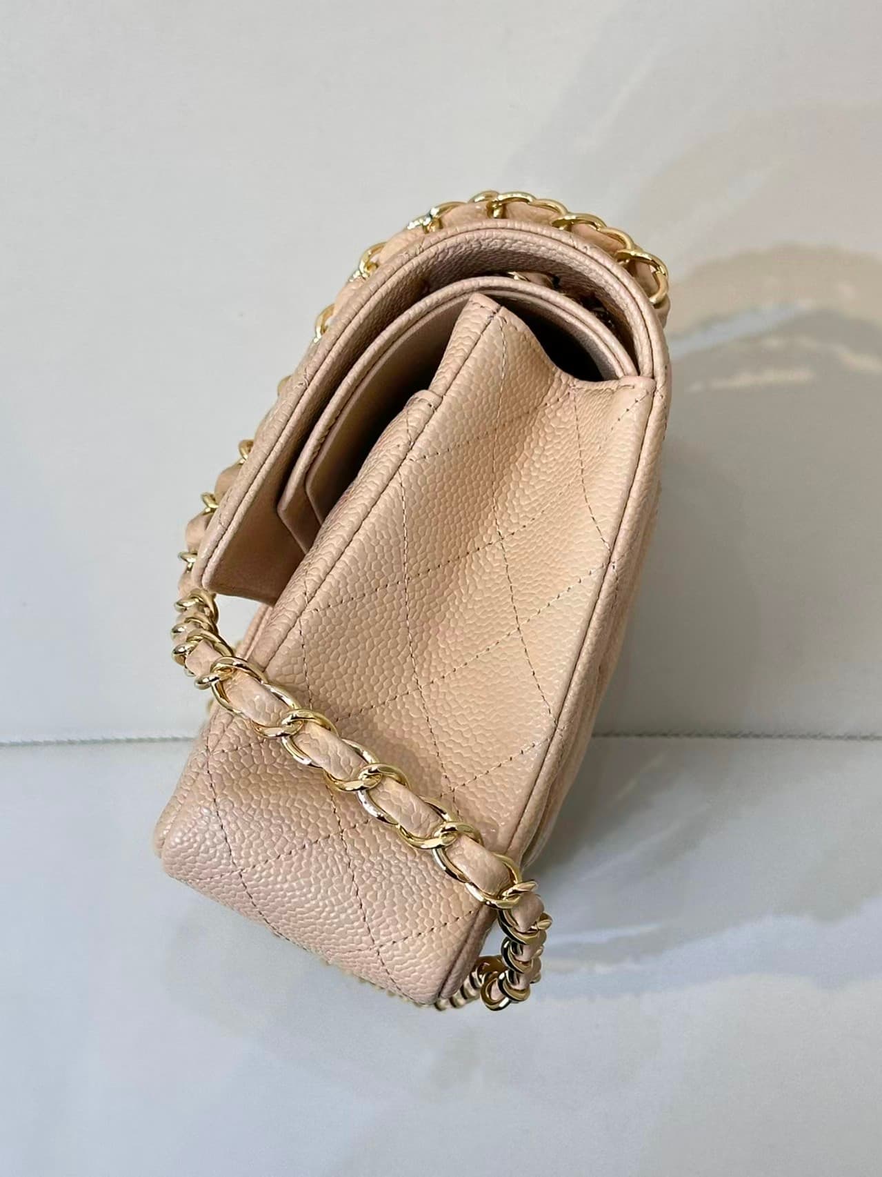 Chanel Medium CLASSIC HANDBAG Grained Calfskin & Gold-Tone Metal Beige TOP