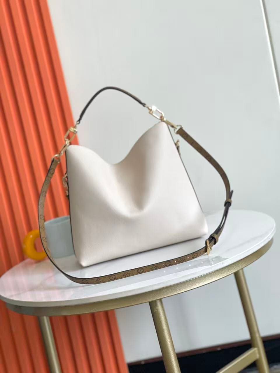 Louis Vuitton Multipass H27 handbag in calfskin leather M29094 White High
