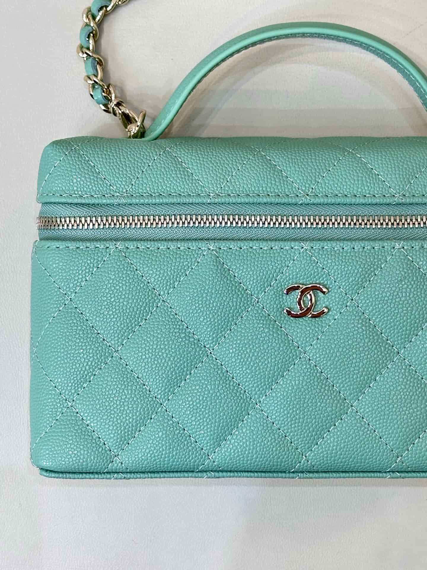 Chanel Classic Vanity with Chain Grained Calfskin & Gold-Tone Metal Green AP4385 TOP