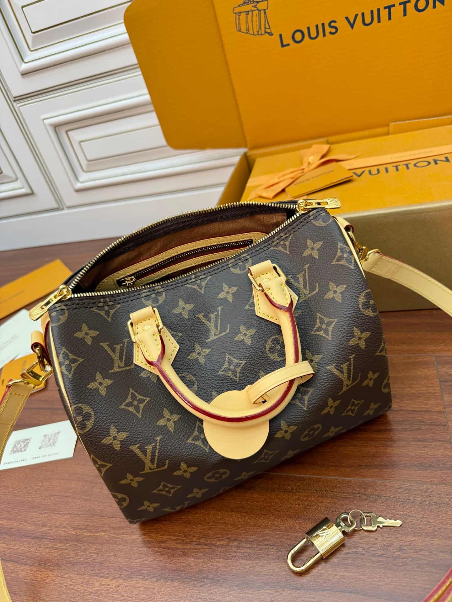 Louis Vuitton Speedy Bandoulière 25 Monogram coated canvas M46977 TOP