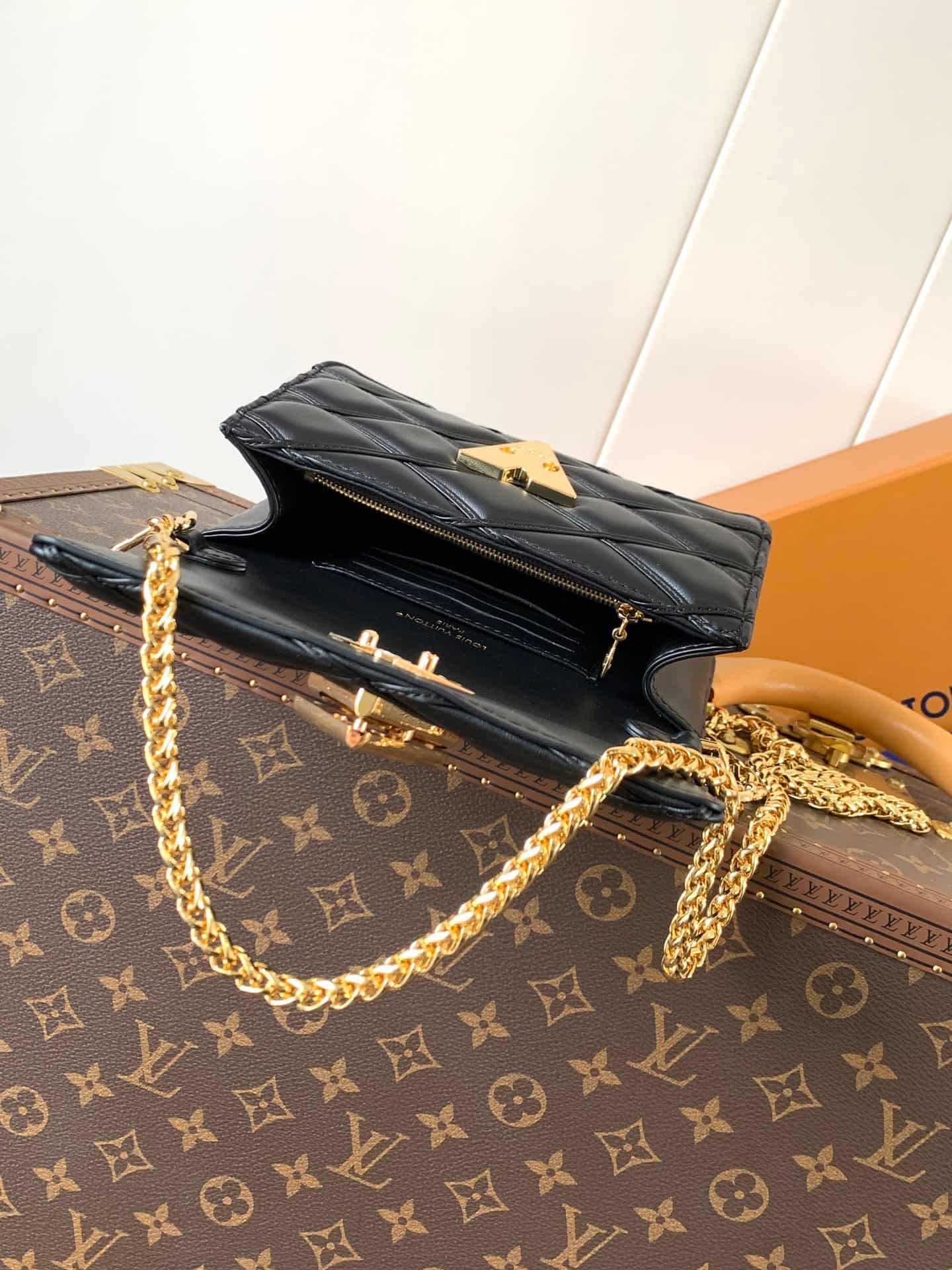 Louis Vuitton Wallet On Chain GO-14 Black Lambskin leather M13139 High