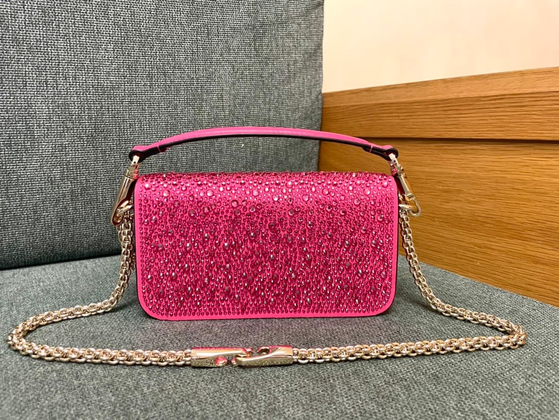 Valentino Garavani Locò Small Shoulder Bag in Rose Pink High