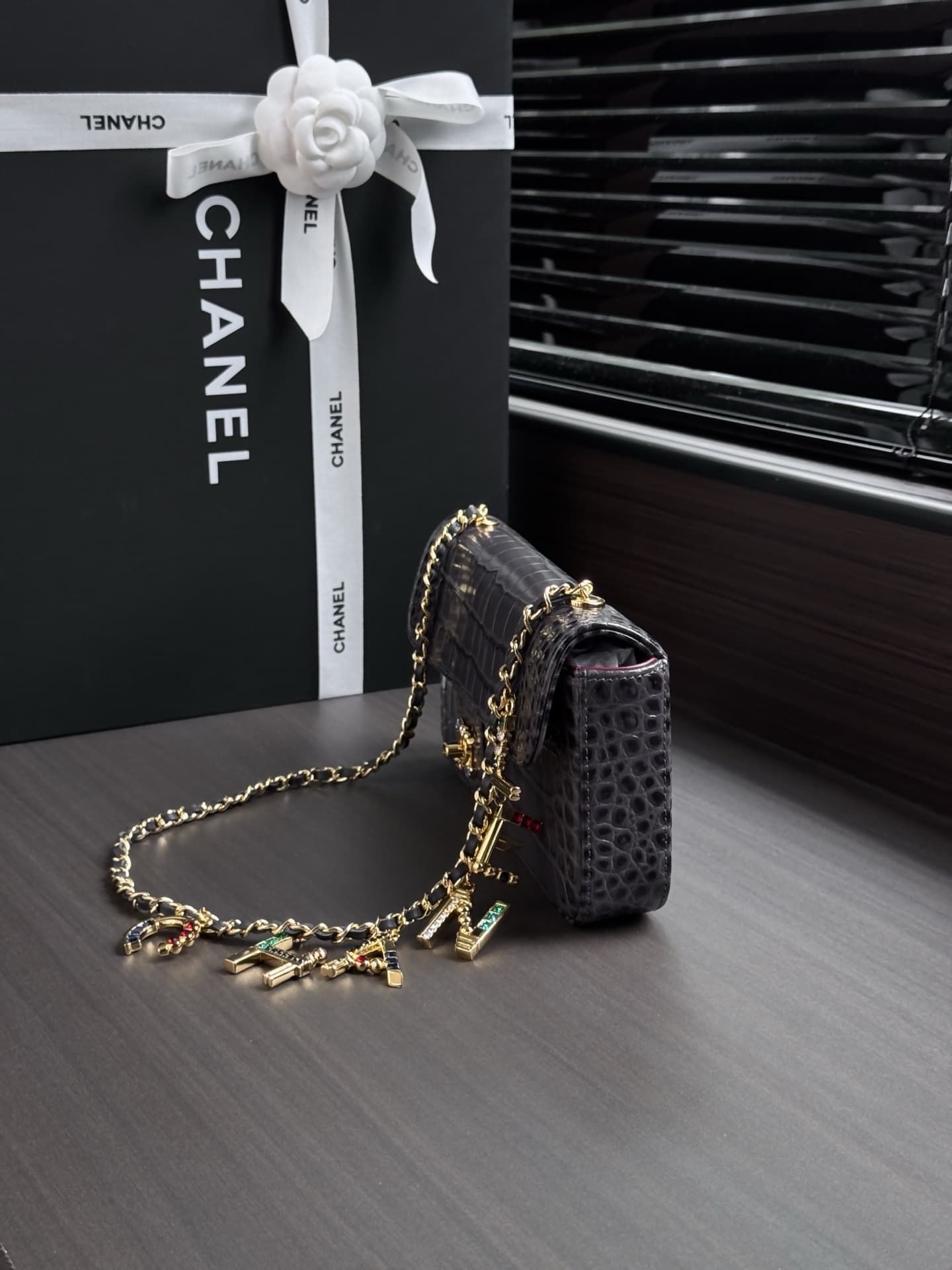 Chanel Flap Bag crocodile-embossed calfskin& Gold-Tone Metal Grey AS6340 A