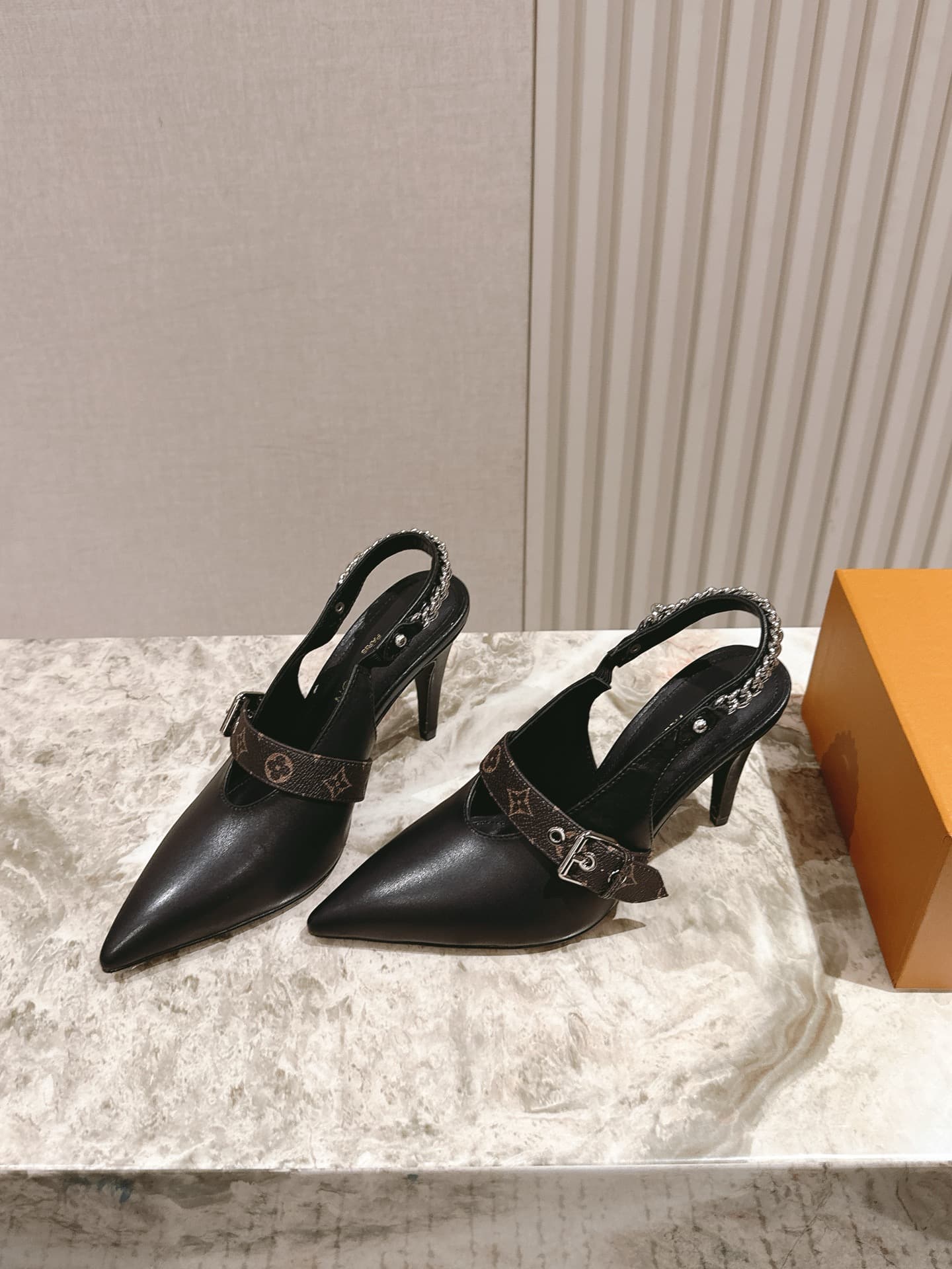 Louis Vuitton Sandal shoes Women