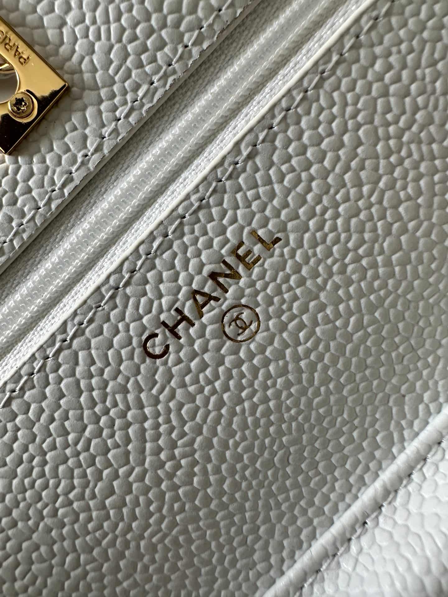 Chanel Classic Wallet on Chain Grained Shiny Calfskin & Gold-Tone Metal AP4241 White High