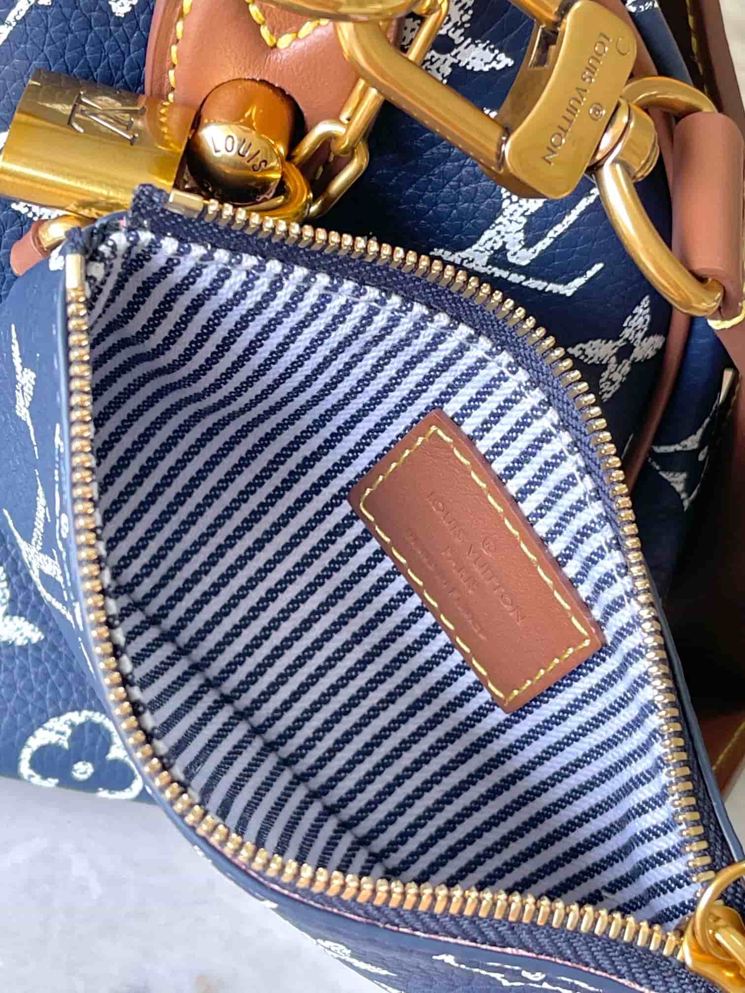 Louis Vuitton Speedy P9 Bandoulière 25 Calf leather M15278 Indigo Blue TOP