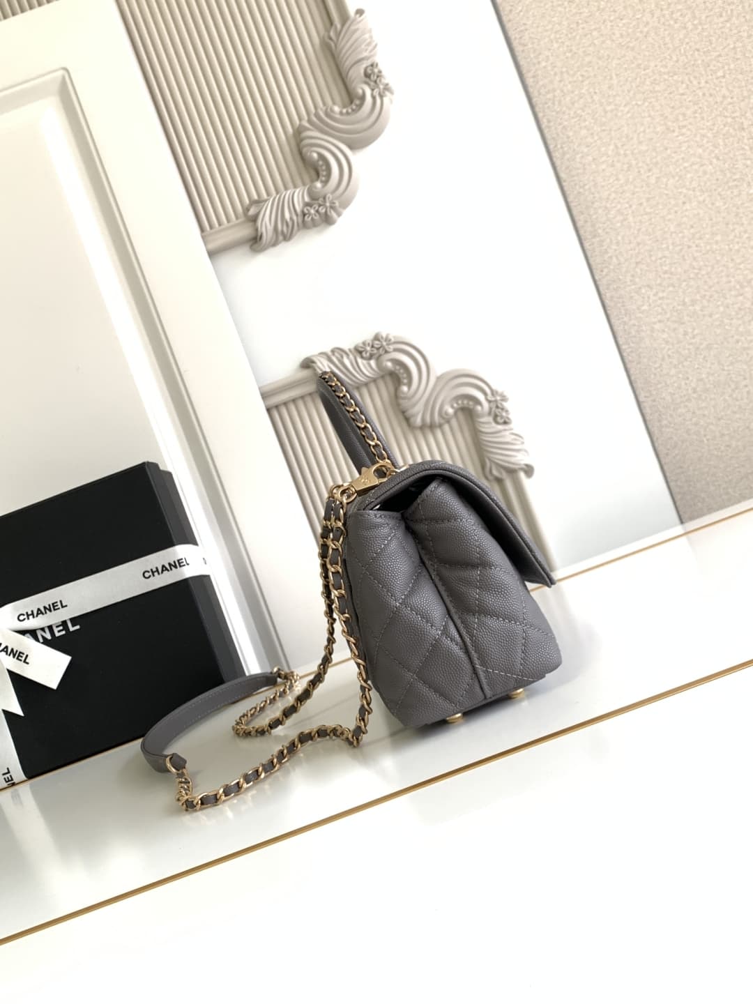 MINI FLAP BAG WITH TOP HANDLE AS2215 Grained Calfskin & Gold Metal Grey A