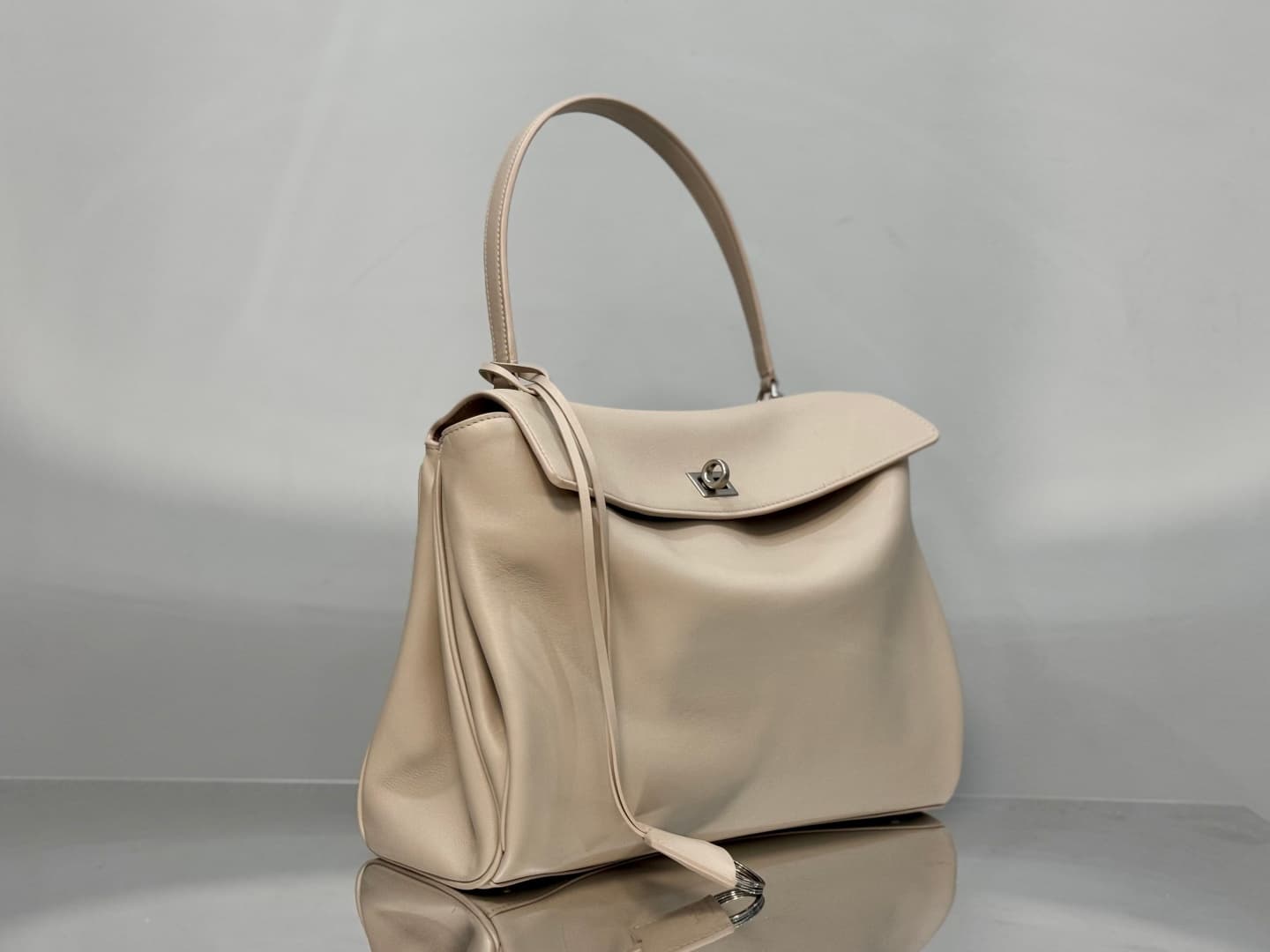 Balenciaga Rodeo Medium Bag in Beige Leather With Silver-Tone Metal TOP