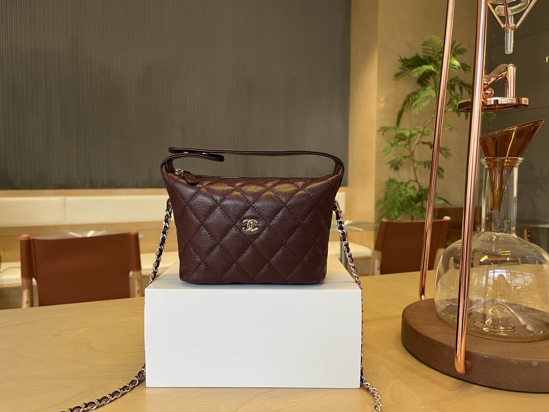 Chanel 25C Quilted Hobo Clutch on Chain Grained Calfskin & Gold Metal AP4386 A