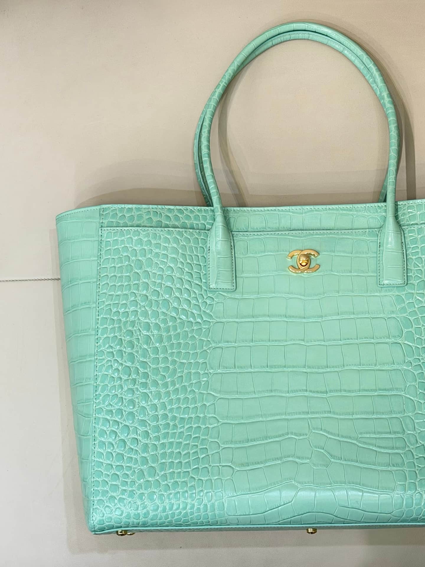 Chanel Shopping Bag Crocodile Embossed Calfskin & Gold-Tone Metal Green AS6239  TOP