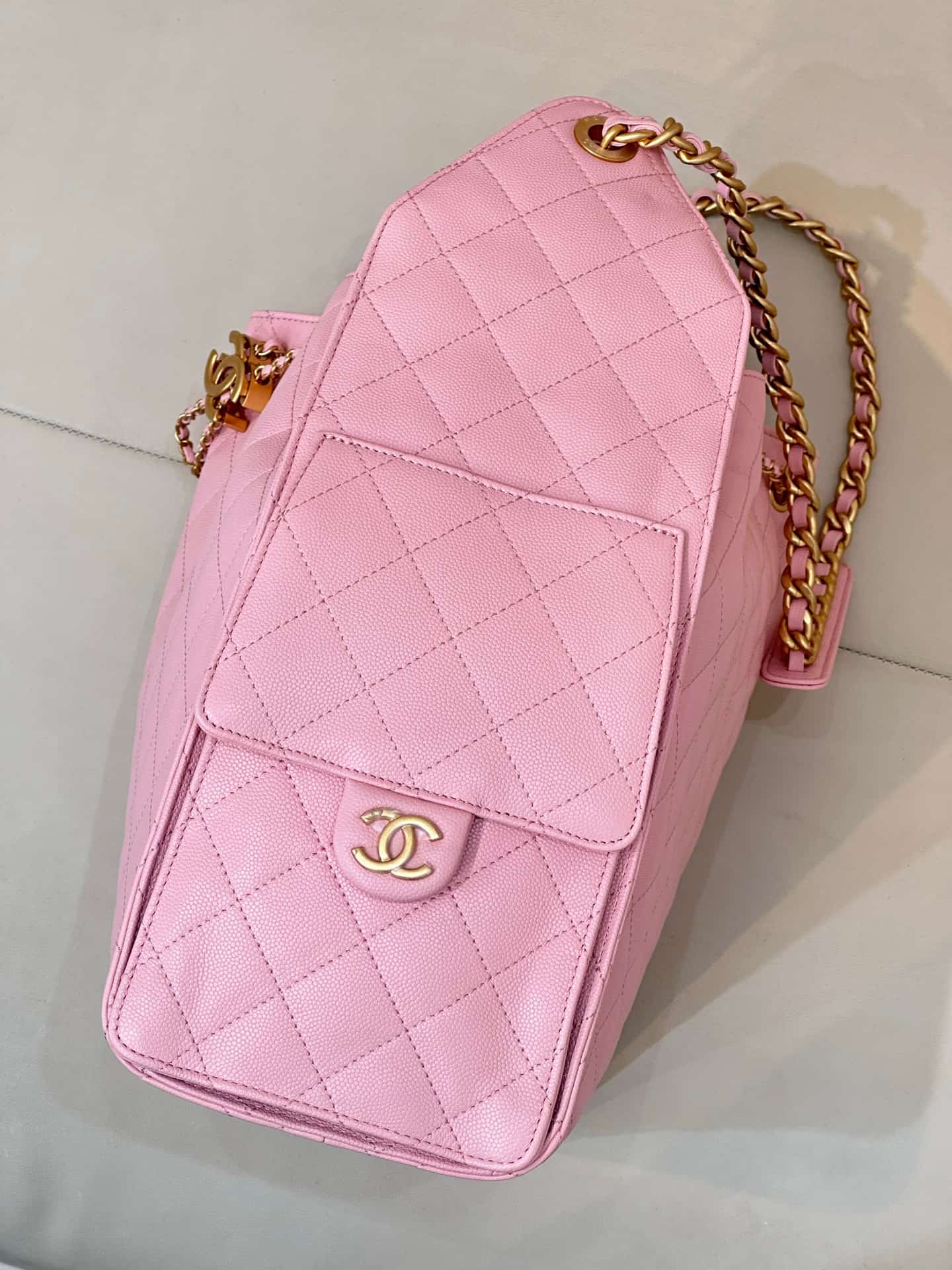 Chanel 25 Medium Hobo handbag AS5311 Grained Calfskin & Gold-tone Metal Pink TOP