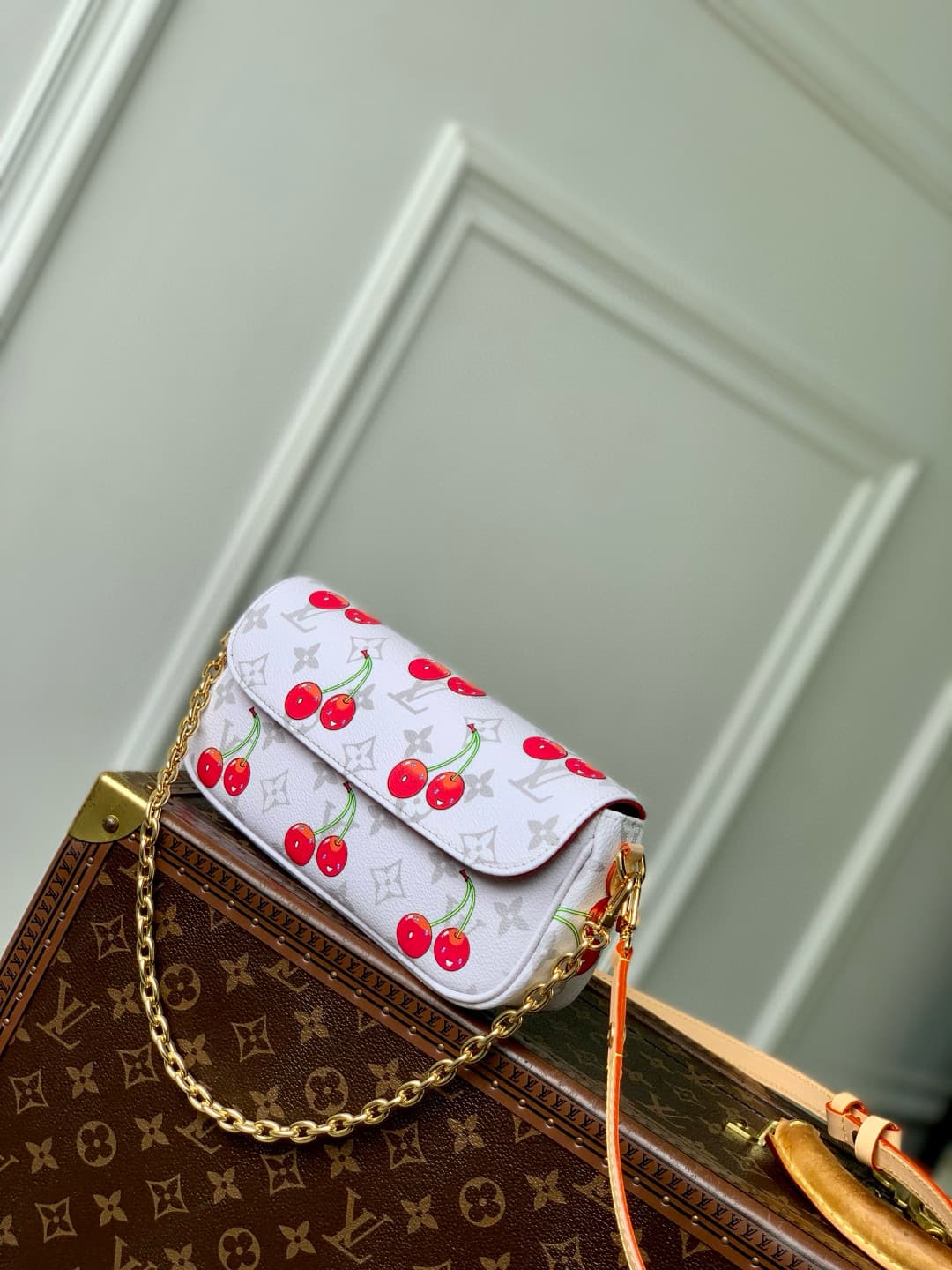 Louis Vuitton x TM Wallet On Chain Ivy Monogram cherry canvas M14239 High