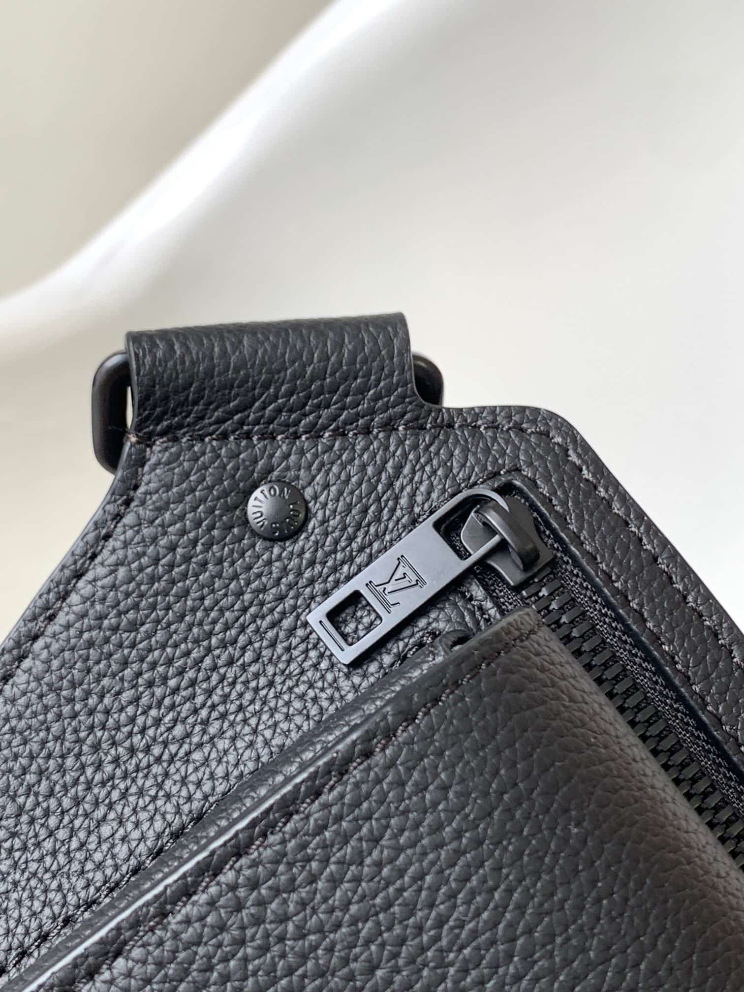 Louis Vuitton Aerogram Takeoff Sling bag Black Cowhide Leather M21364 High