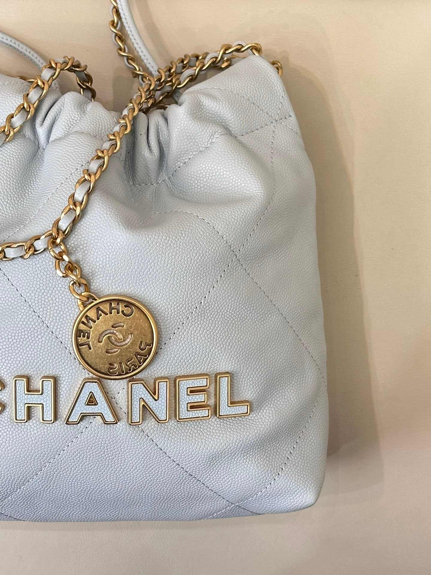 Chanel 22 MINI HANDBAG Shiny Calfskin Light Blue & Gold-Tone Metal AS3980 TOP