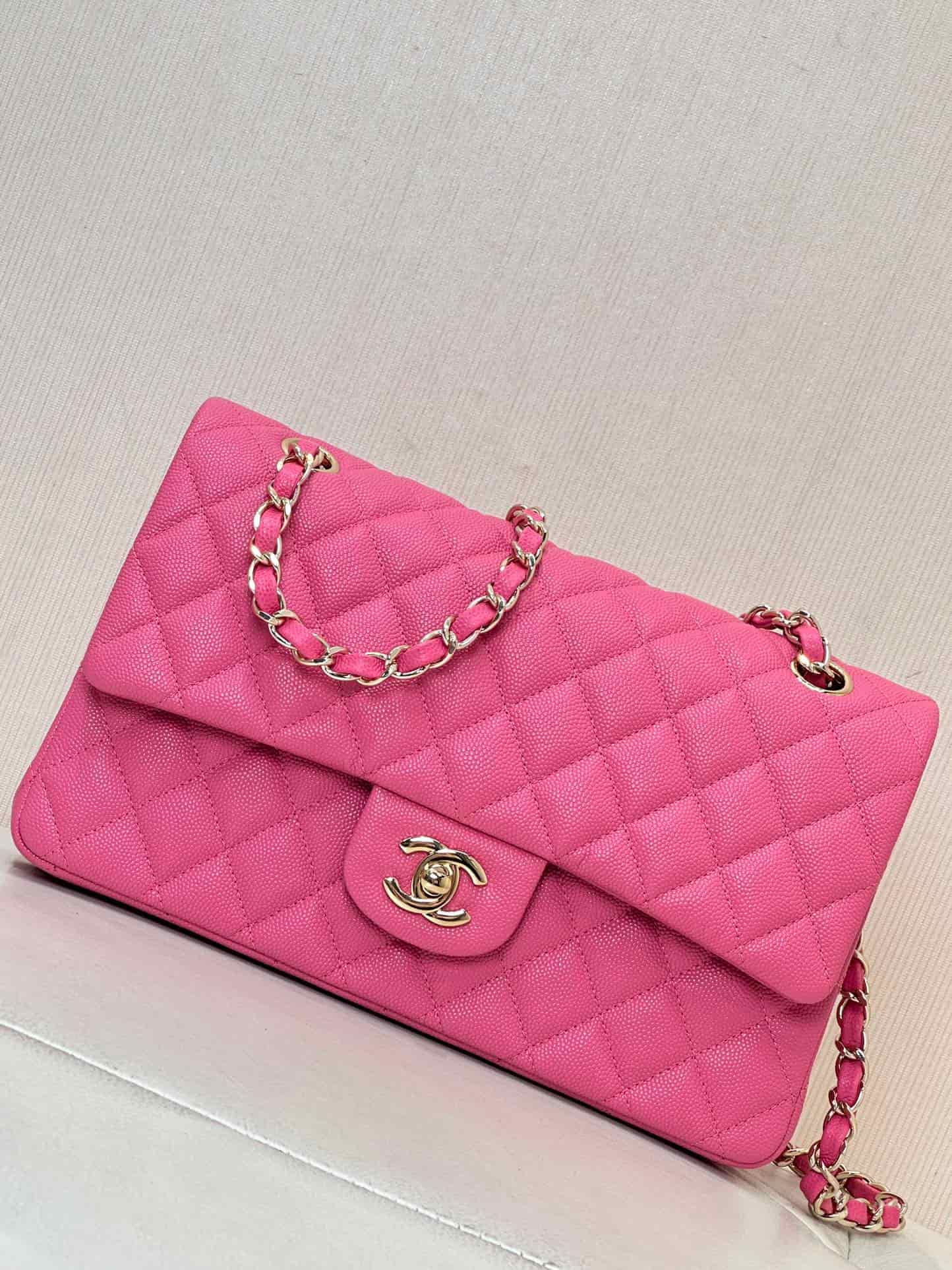 Chanel Medium CLASSIC HANDBAG Grained  Calfskin & Gold-Tone Metal Peach TOP