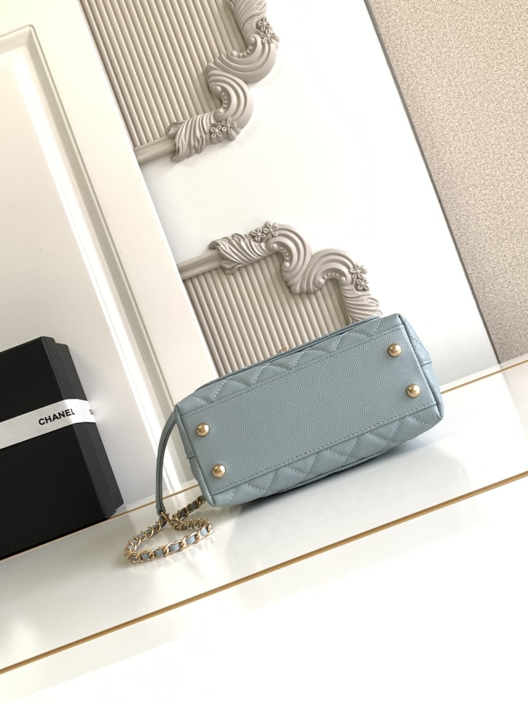 MINI FLAP BAG WITH TOP HANDLE AS2215 Grained Calfskin & Gold Metal Blue A