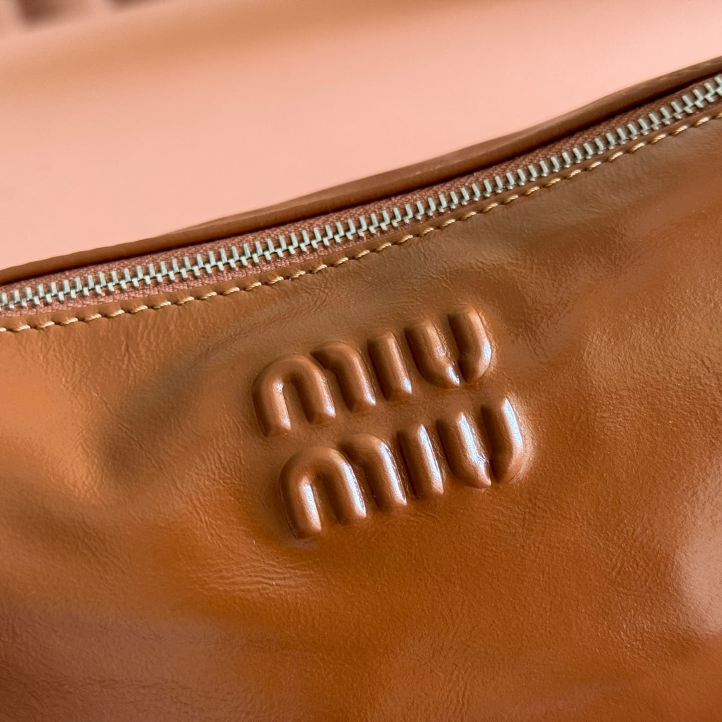 Miu Miu Shiny Calfskin leather pouch Palisander 5NE029