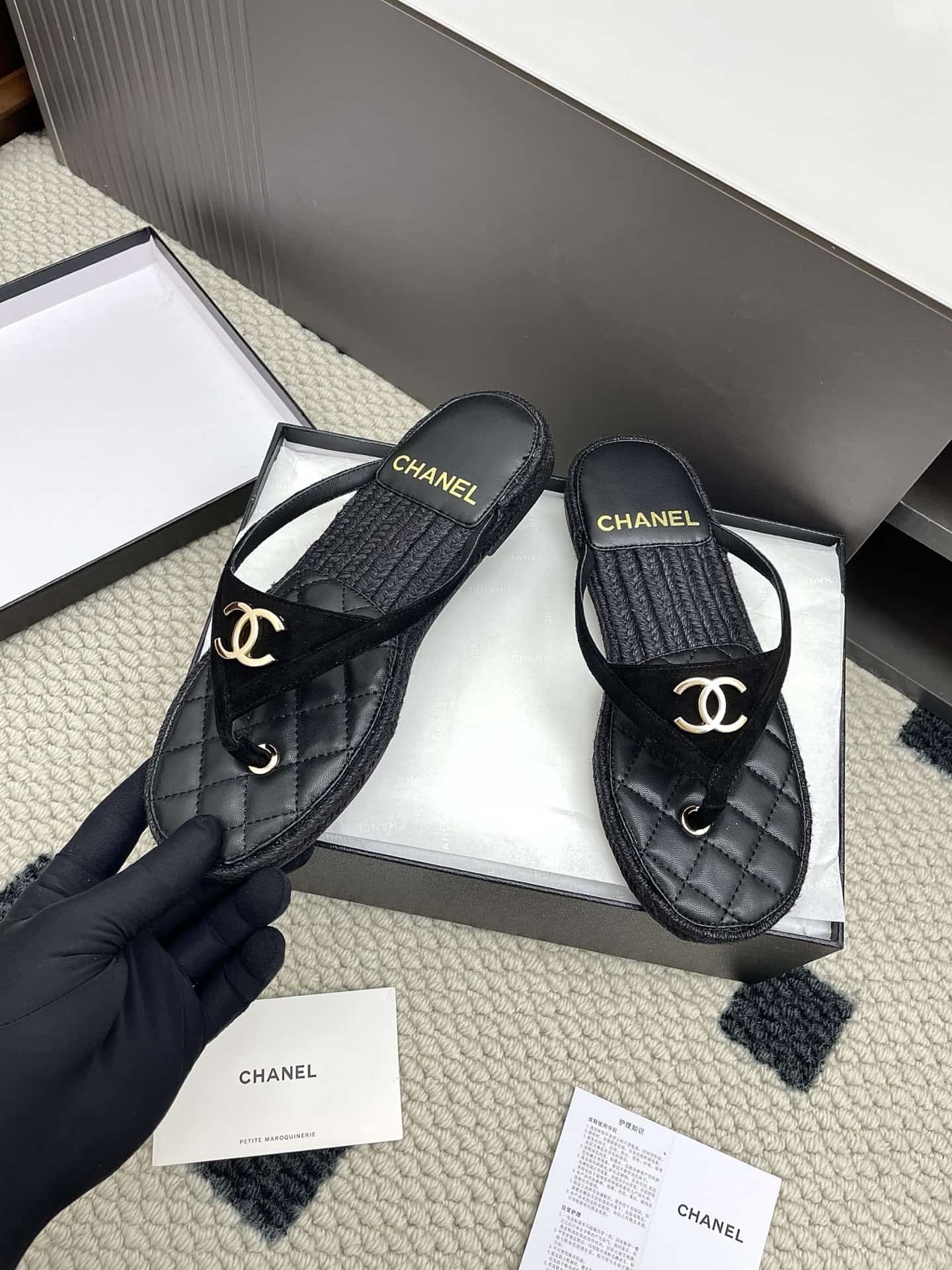 Chanel Pool Thong mules Women