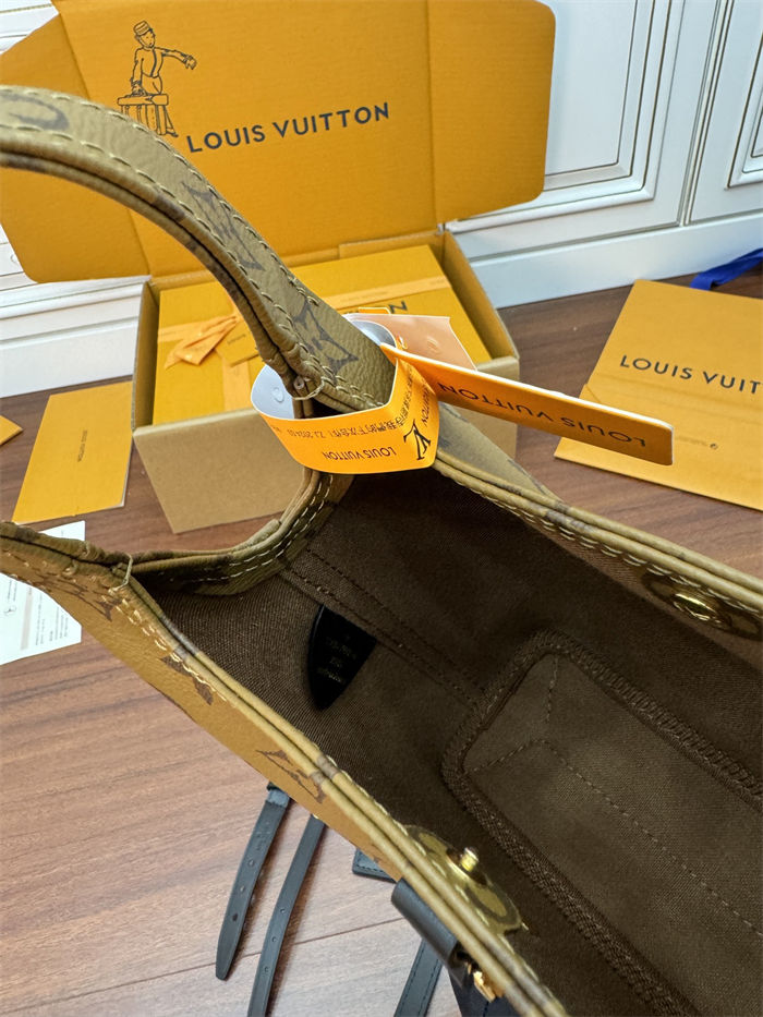 Louis Vuitton Atlantis BB Monogram coated canvas M46816 Top