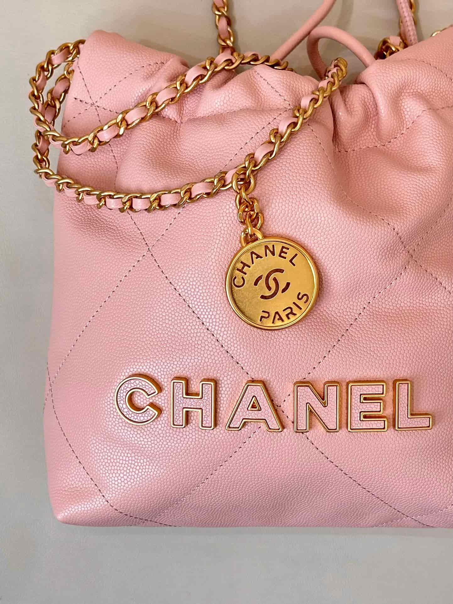 Chanel 22 MINI HANDBAG Shiny Calfskin Pink & Gold-Tone Metal AS3980 TOP