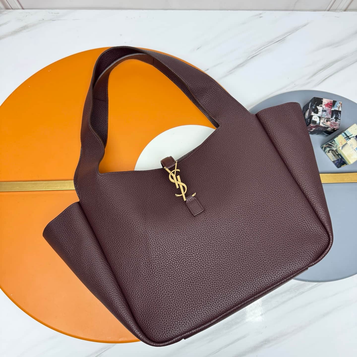LE 5 À 7 BEA in grained leather 763435 RAISIN High
