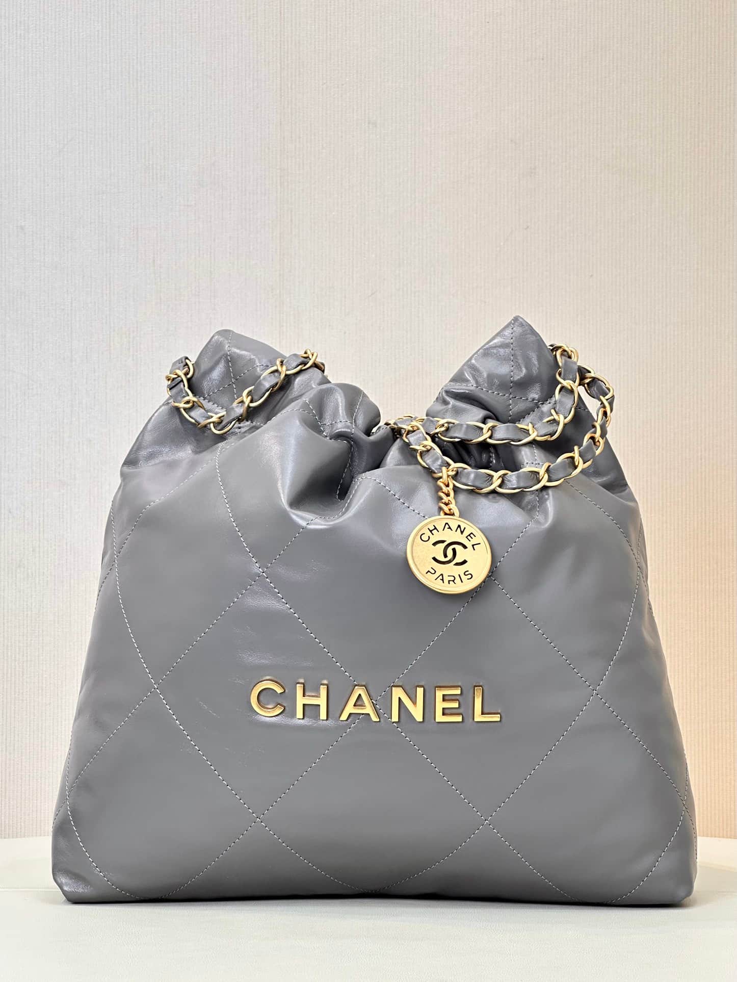 Chanel 22 Small handbag Shiny calfskin & Gold-tone metal AS3260 Grey TOP