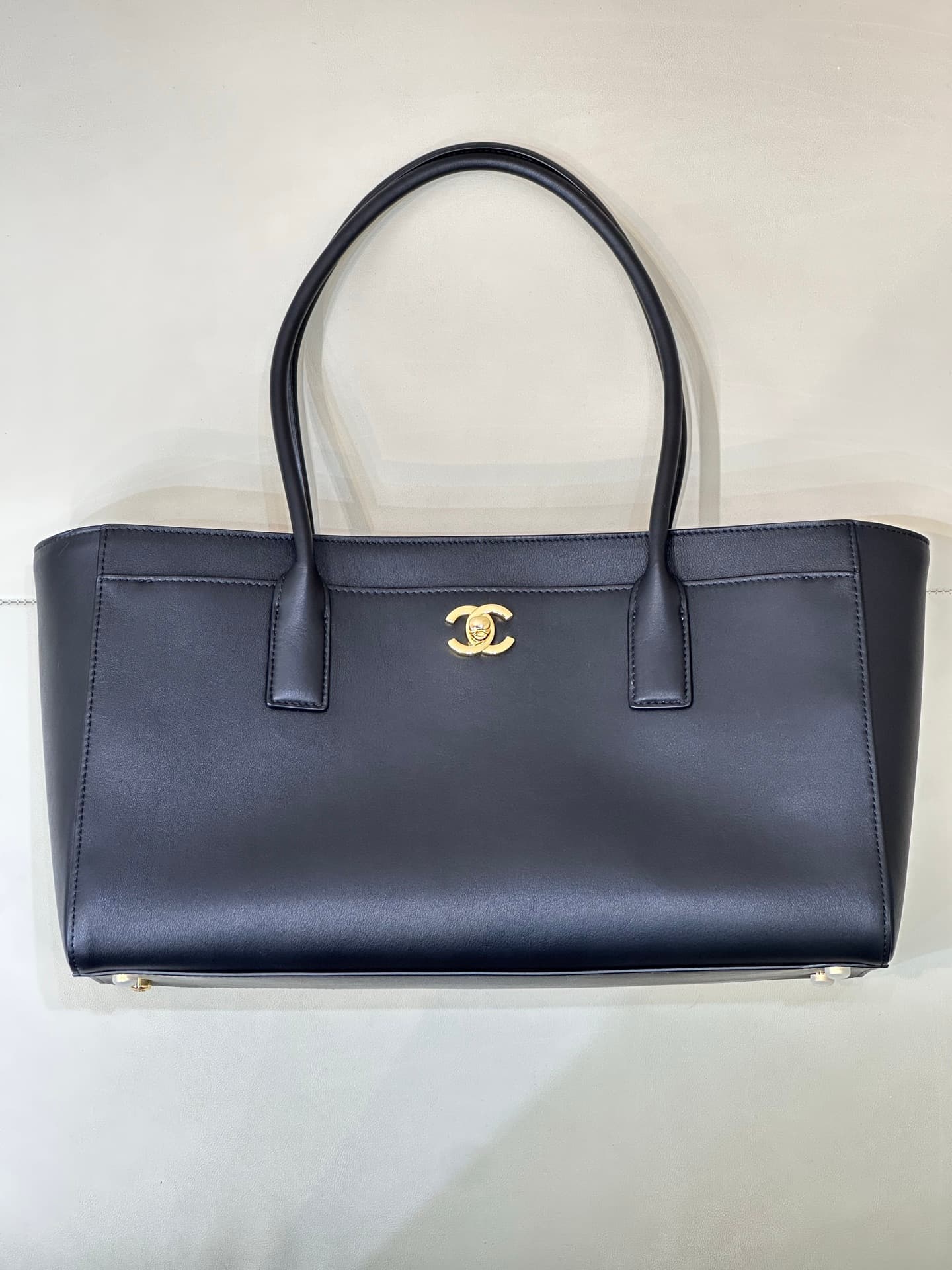 Chanel Small Shopping Bag Calfskin & Gold-Tone Metal Black AS6243 TOP