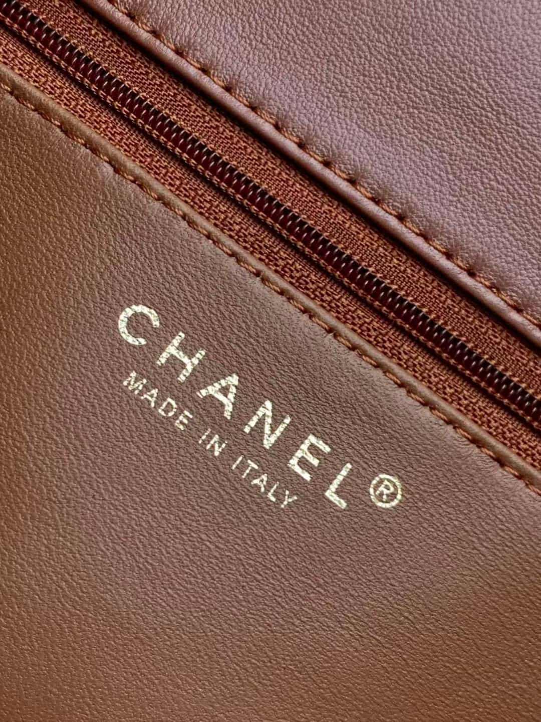 Chanel Small Shearling Flap Bag in Brown lambskin with beige shearling & Gold-Tone Metal AS5149 A