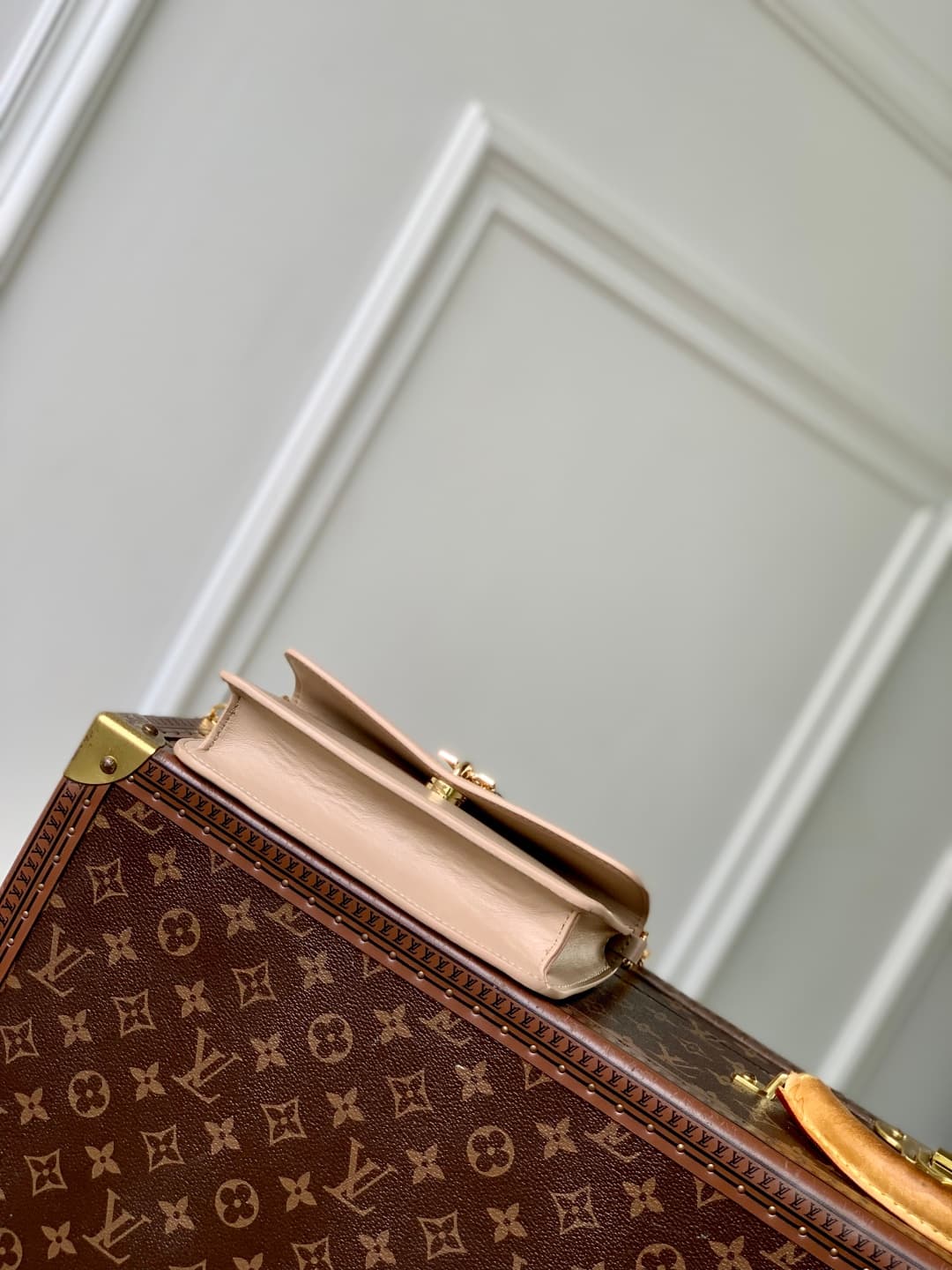 Louis Vuitton Wallet On Chain LV Bloom Macchiato Cream Calfskin leather M14581 High