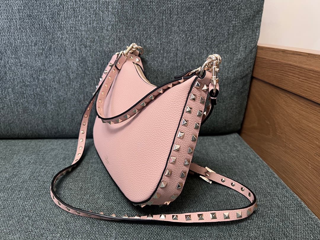 Valentino Garavani Rockstud Hobo bag in grainy light pink calfskin high