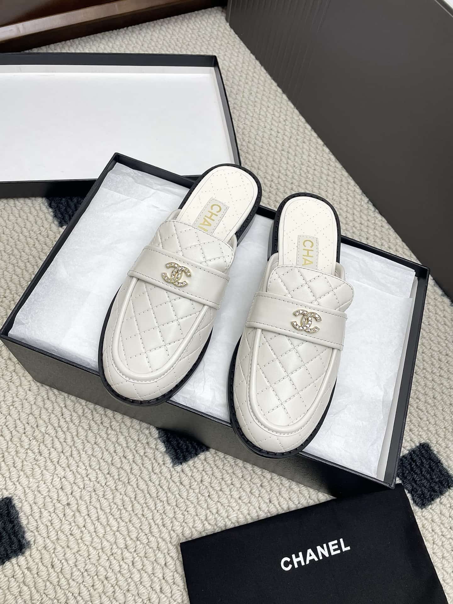 Chanel Interlocking CC Logo Leather Mules shoes Women