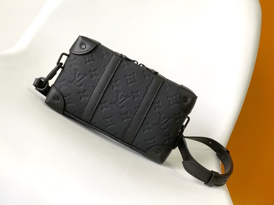 Louis Vuitton Soft Trunk Wallet Black Taurillon Monogram leather M80224 High