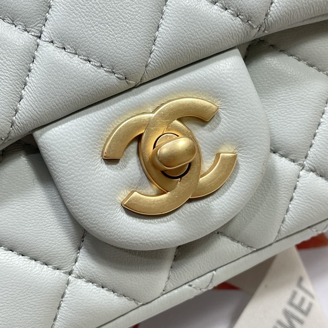 Chanel SUPERMINI FLAP BAG AS4040 Lambskin & Gold-Tone Metal Blue-I A
