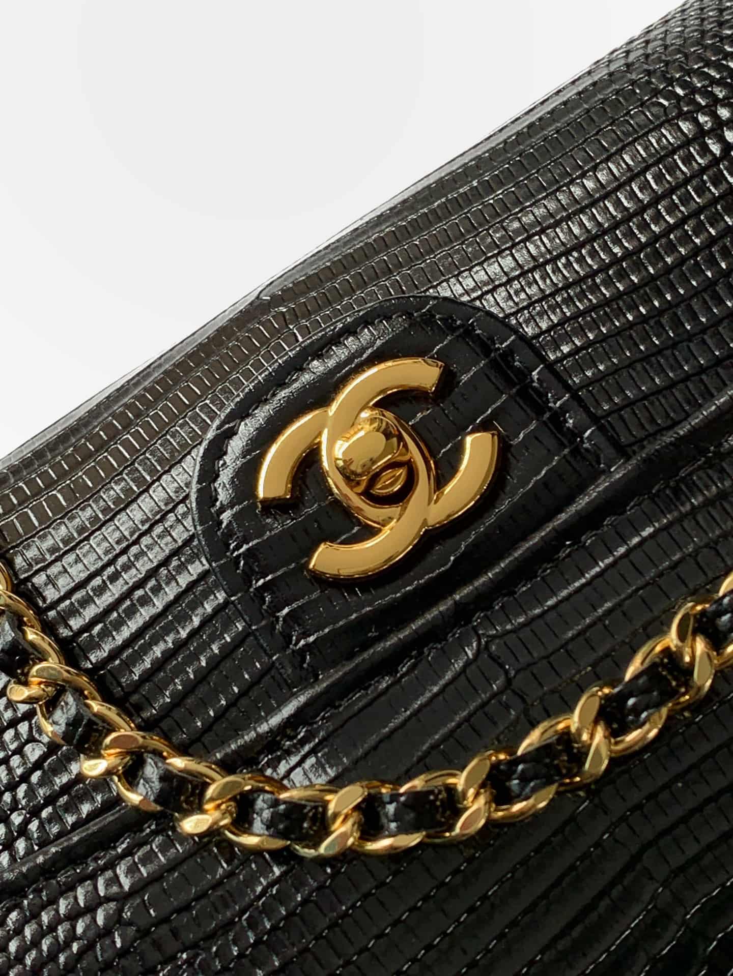 Chanel Clutch with chain Lizard Embossed Calfskin & Gold-Tone Metal Black AP5280 A