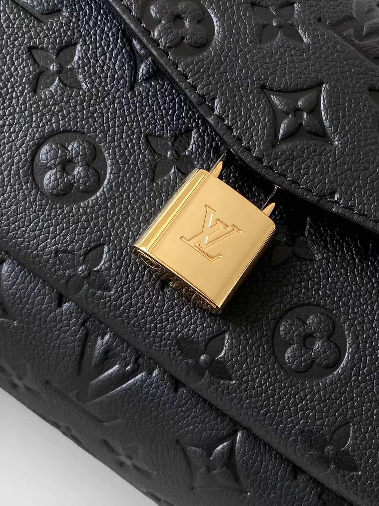 Louis Vuitton Anytime Flap Bag Tourterelle Black leather M14604 High
