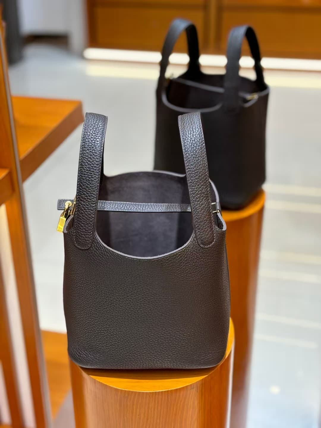 Hermes Picotin Lock 18/22 Bag Togo Leather In Ebene WAX High